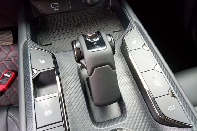 Used Haval H Dog 2023 1.5T Two-Wheel Drive Chao Ye Version Plus Gear Lever