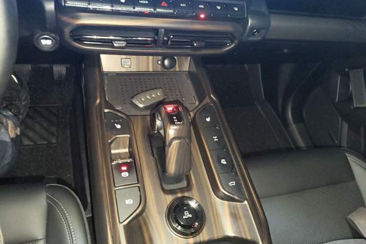 Used Haval H Dog 2023 2.0T All-Wheel-Drive Chaoye Plus Gear Lever