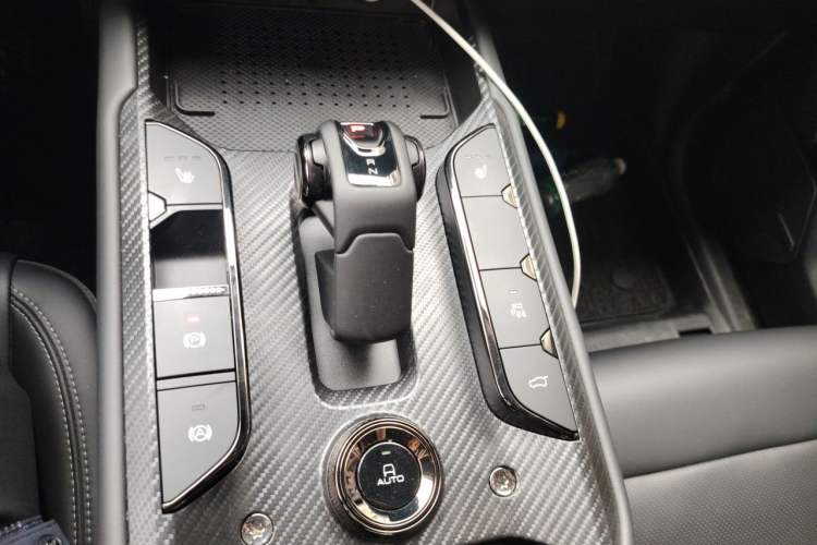 Used Haval H Dog 2023 1.5T Two-Wheel Drive Chao Ye Version Plus Gear Lever
