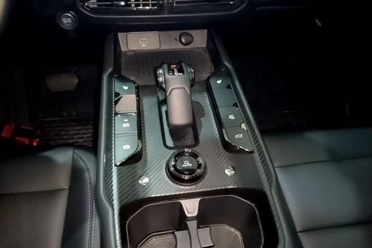 Used Haval H Dog 2023 1.5T Two-Wheel Drive Chao Ye Version Plus Gear Lever
