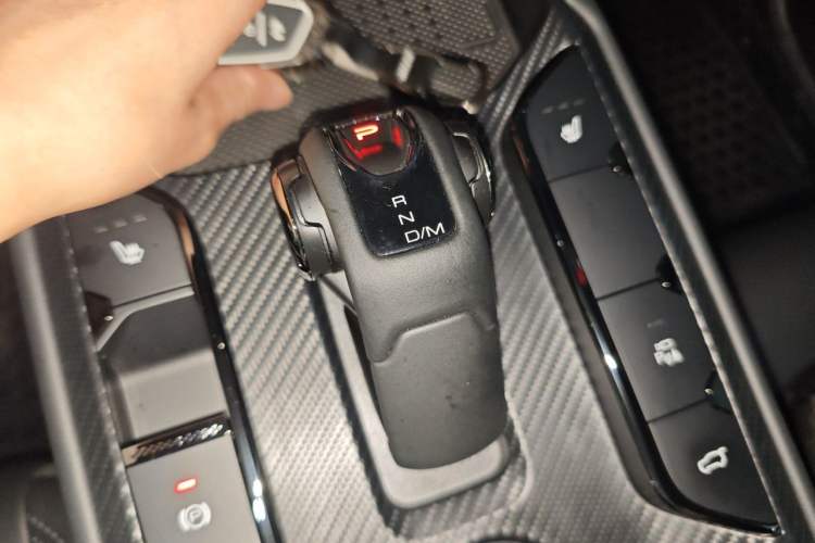 Used Haval H Dog 2023 1.5T Two-Wheel Drive Chao Ye Version Plus Gear Lever