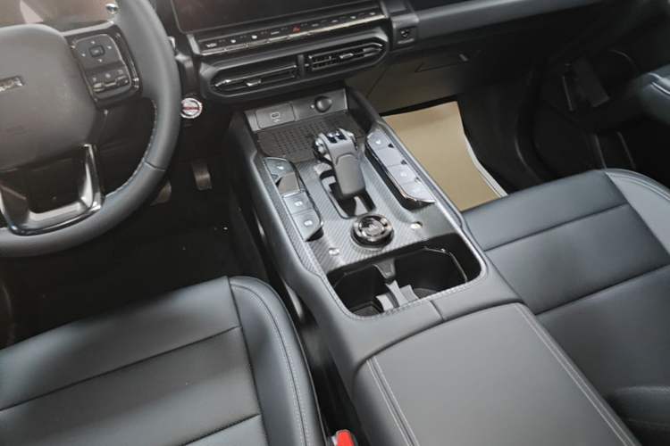 Used Haval H Dog 2023 1.5T Two-Wheel Drive Chao Ye Version Plus Gear Lever
