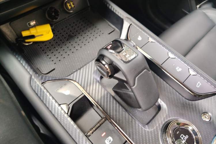 Used Haval H Dog 2023 1.5T Two-Wheel Drive Chao Ye Version Plus Gear Lever