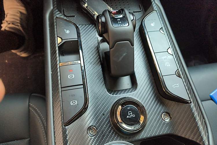 Used Haval H Dog 2023 1.5T Two-Wheel Drive Chao Ye Version Plus Gear Lever