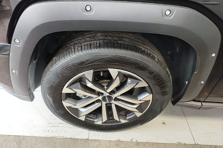 Used Haval H Dog 2023 1.5T Two-Wheel Drive Chao Ye Version Plus Left Front Wheel Hub