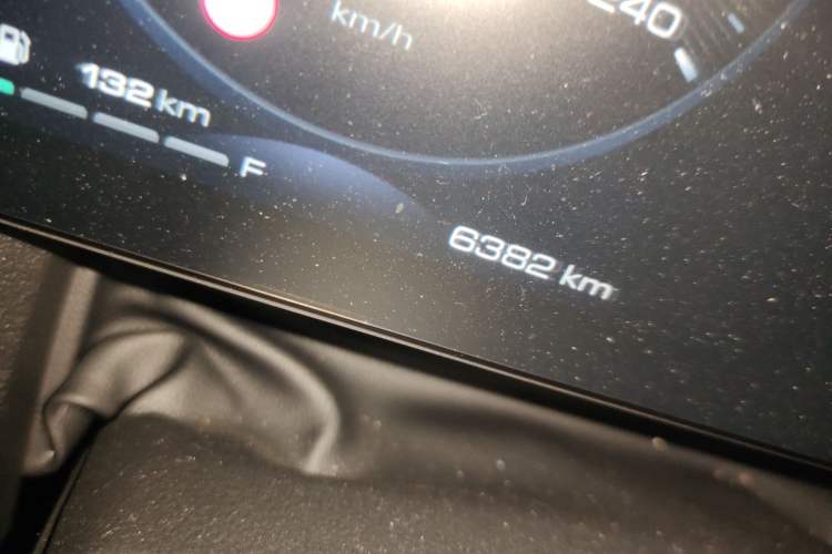 Used Haval H Dog 2023 2.0T All-Wheel-Drive Chaoye Plus Odometer Close Up