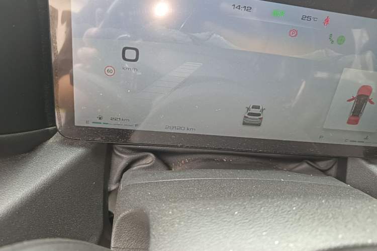 Used Haval H Dog 2023 2.0T All-Wheel-Drive Chaoye Plus Odometer Close Up