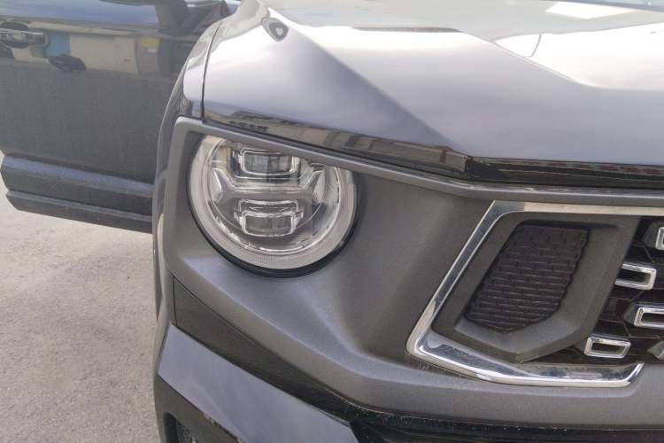 Used Haval H Dog 2023 2.0T Two-Wheel Drive Trendy Outdoor Edition Right Front Headlight