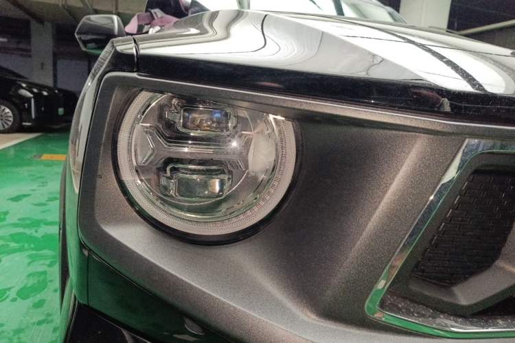 Used Haval H Dog 2023 2.0T All-Wheel-Drive Chaoye Plus Right Front Headlight