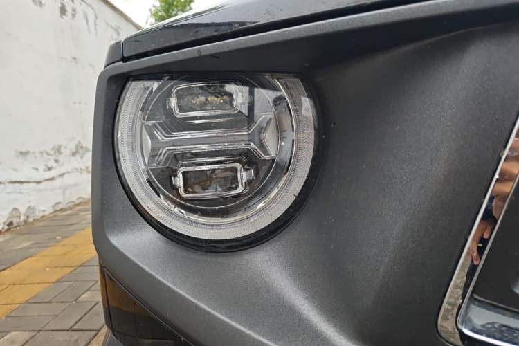 Used Haval H Dog 2023 2.0T All-Wheel-Drive Chaoye Plus Right Front Headlight