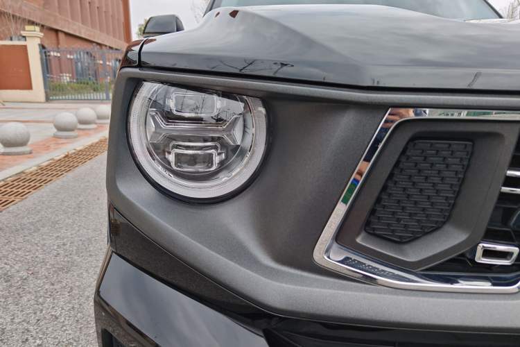 Used Haval H Dog 2023 1.5T Two-Wheel Drive Chao Ye Version Plus Right Front Headlight