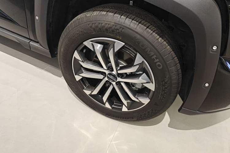 Used Haval H Dog 2023 1.5T Two-Wheel Drive Chao Ye Version Plus Right Front Wheel Hub