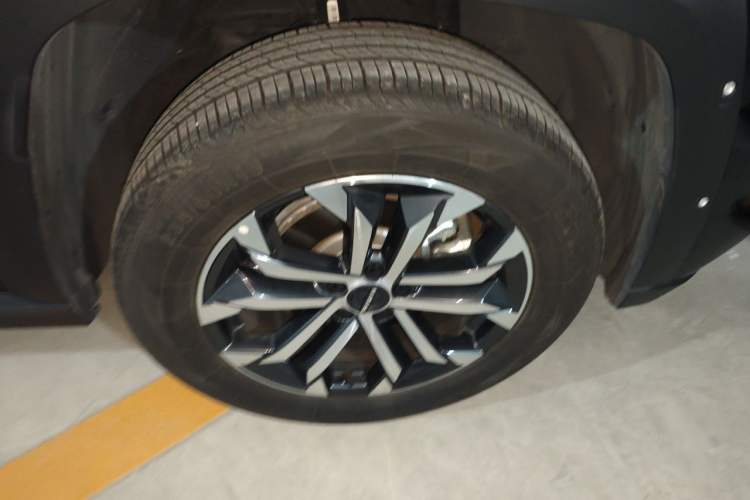 Used Haval H Dog 2023 1.5T Two-Wheel Drive Chao Ye Version Plus Right Front Wheel Hub