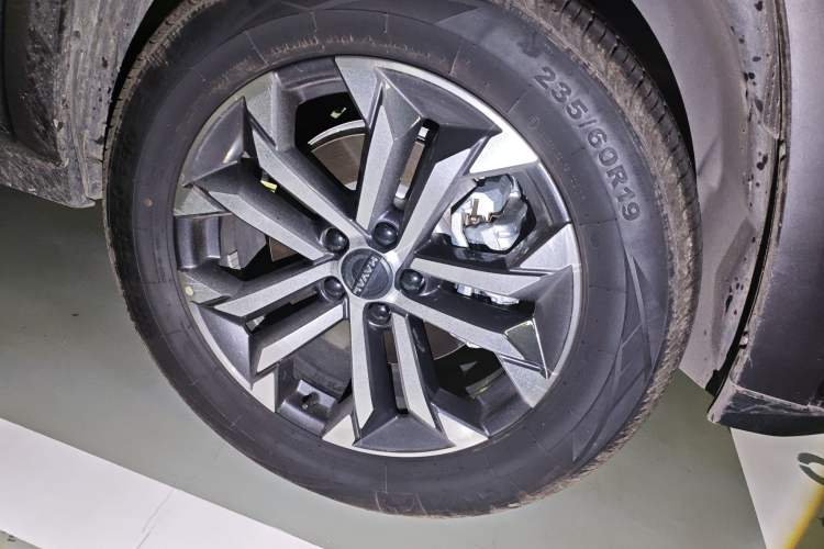 Used Haval H Dog 2023 2.0T Two-Wheel Drive Chaoye Version Plus Right Front Wheel Hub