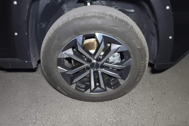 Used Haval H Dog 2023 2.0T Two-Wheel Drive Chaoye Version Plus Right Front Wheel Hub