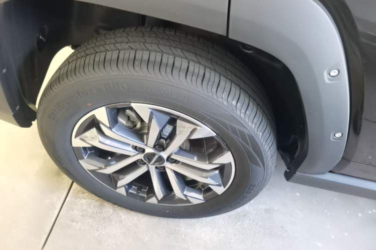 Used Haval H Dog 2023 2.0T Two-Wheel Drive Chaoye Version Plus Right Rear Wheel Hub