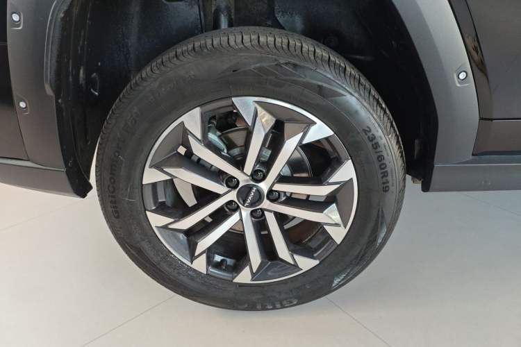 Used Haval H Dog 2023 2.0T Two-Wheel Drive Chaoye Version Plus Right Rear Wheel Hub