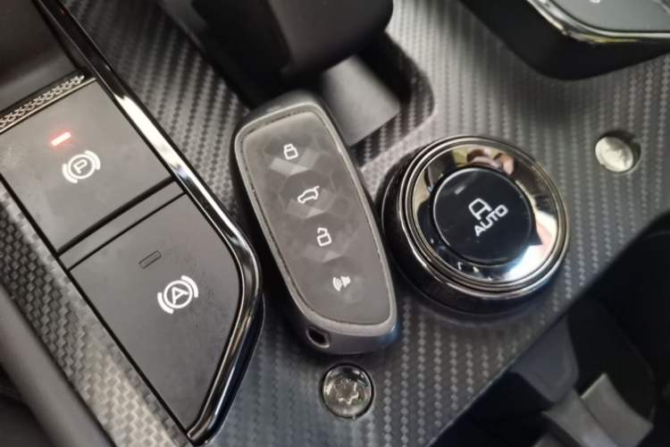 Used Haval H Dog 2023 2.0T Two-Wheel Drive Chaoye Version Plus Vehicle Key