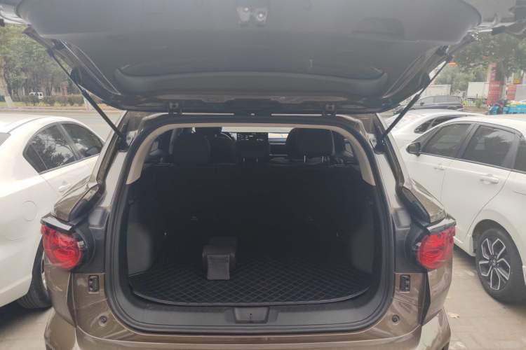 Used Haval H Dog 2023 2.0T Two-Wheel Drive Trendy Outdoor Edition Trunk