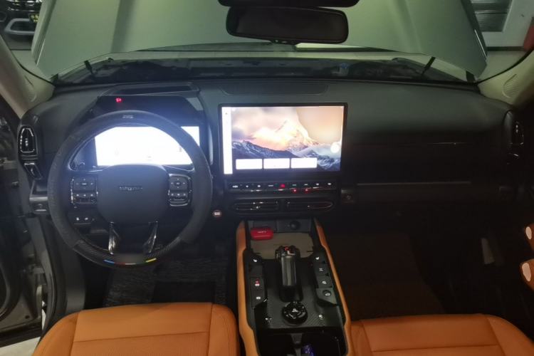 Used Haval H Dog 2023 2.0T All-Wheel-Drive Chaoye Plus Center Console