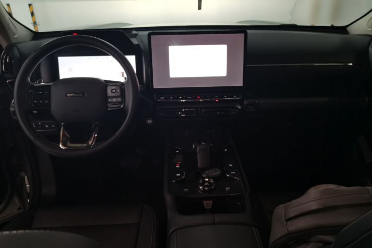 Used Haval H Dog 2023 1.5T Two-Wheel Drive Chao Ye Version Plus Center Console