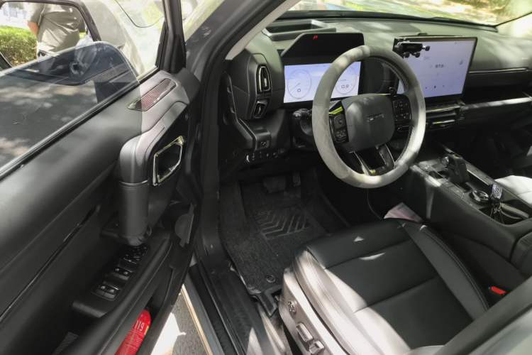 Used Haval H Dog 2023 2.0T Two-Wheel Drive Chaoye Version Plus Driver Seat