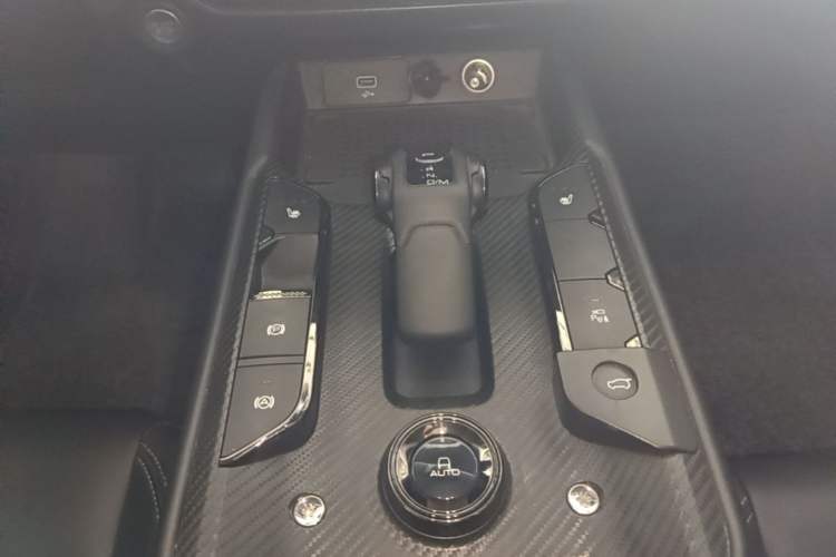 Used Haval H Dog 2023 1.5T Two-Wheel Drive Chao Ye Version Plus Gear Lever