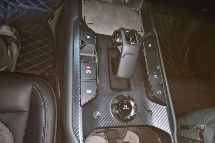 Used Haval H Dog 2023 1.5T Two-Wheel Drive Chao Ye Version Plus Gear Lever