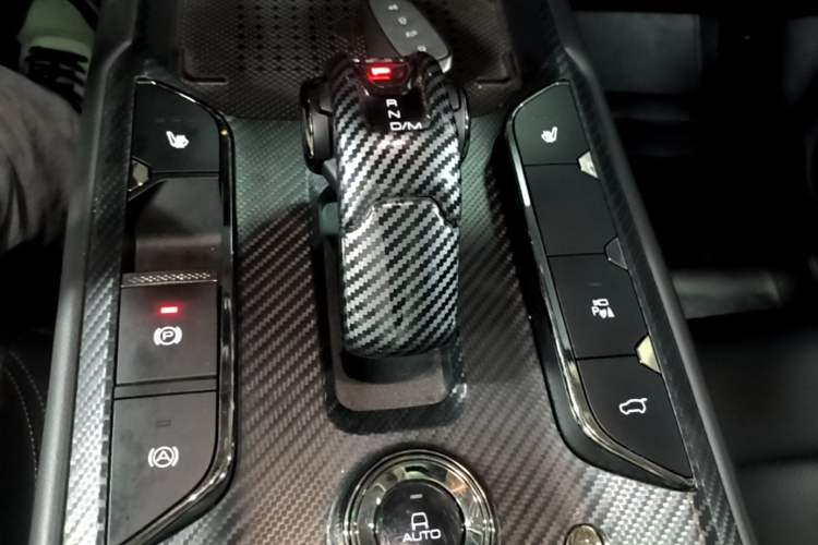 Used Haval H Dog 2023 1.5T Two-Wheel Drive Chao Ye Version Plus Gear Lever