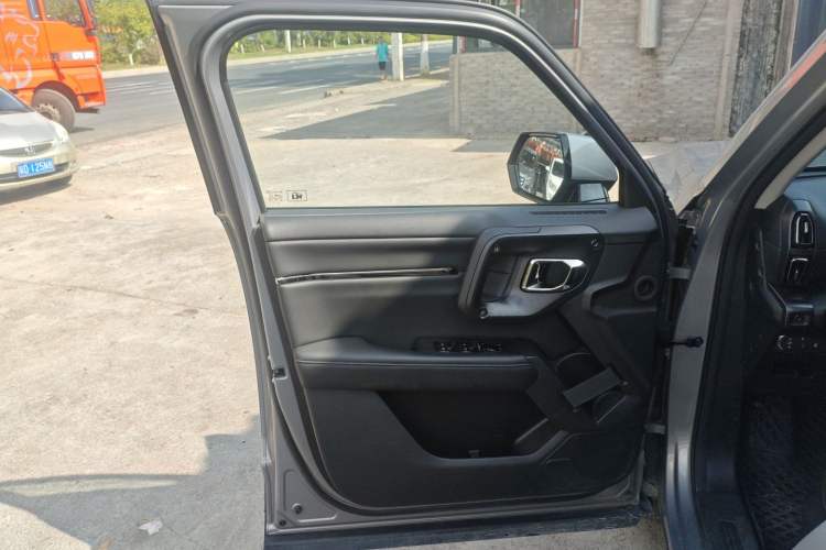 Used Haval H Dog 2023 2.0T Two-Wheel Drive Chaoye Version Plus Left Front Door Interior