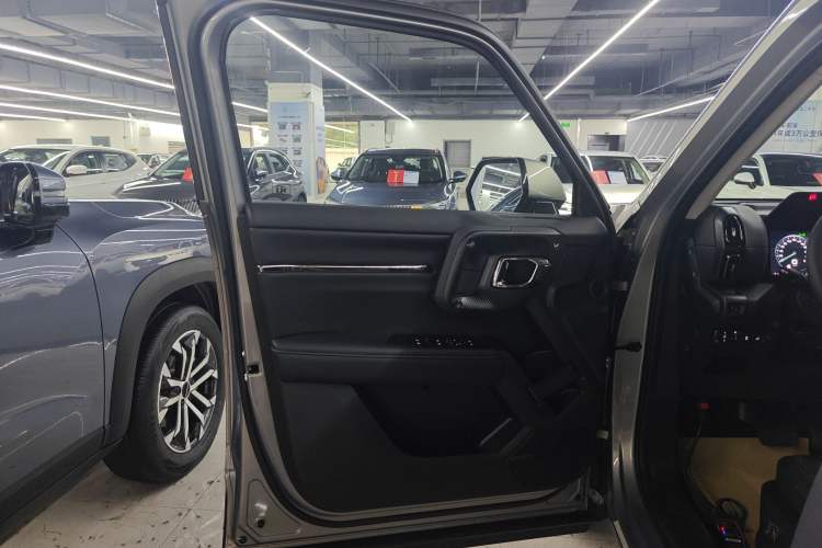 Used Haval H Dog 2023 2.0T Two-Wheel Drive Chaoye Version Plus Left Front Door Interior