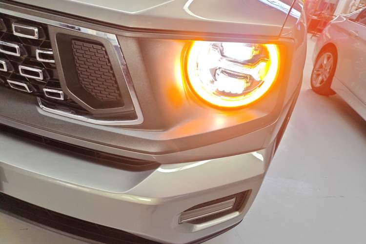 Used Haval H Dog 2023 1.5T Two-Wheel Drive Chao Ye Version Plus Left Front Headlight