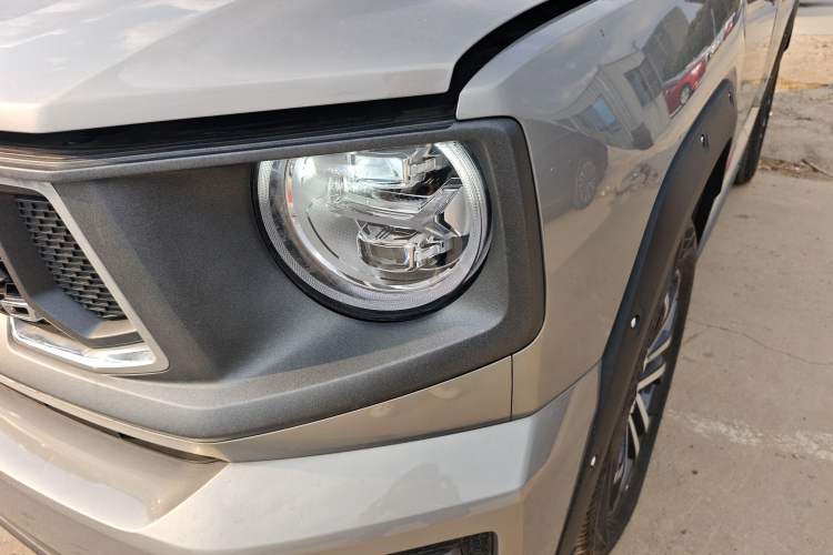 Used Haval H Dog 2023 2.0T All-Wheel-Drive Chaoye Plus Left Front Headlight