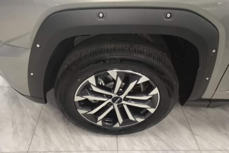 Used Haval H Dog 2023 2.0T All-Wheel-Drive Chaoye Plus Left Front Wheel Hub