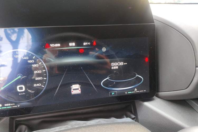 Used Haval H Dog 2023 2.0T Two-Wheel Drive Trendy Outdoor Edition Odometer Close Up