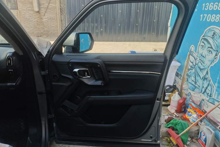 Used Haval H Dog 2023 2.0T Two-Wheel Drive Chaoye Version Plus Right Front Door Interior
