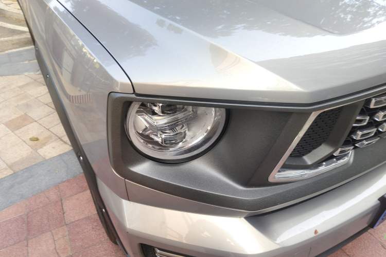 Used Haval H Dog 2023 2.0T Two-Wheel Drive Trendy Outdoor Edition Right Front Headlight