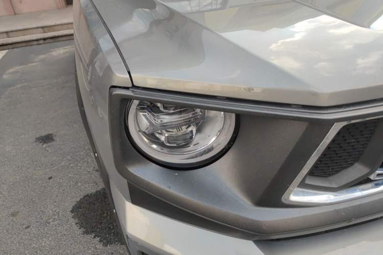 Used Haval H Dog 2023 1.5T Two-Wheel Drive Chao Ye Version Plus Right Front Headlight