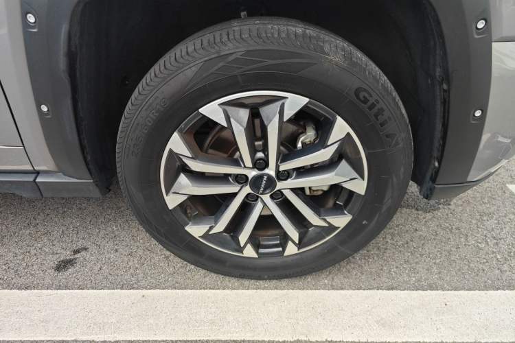 Used Haval H Dog 2023 2.0T Two-Wheel Drive Chaoye Version Plus Right Front Wheel Hub
