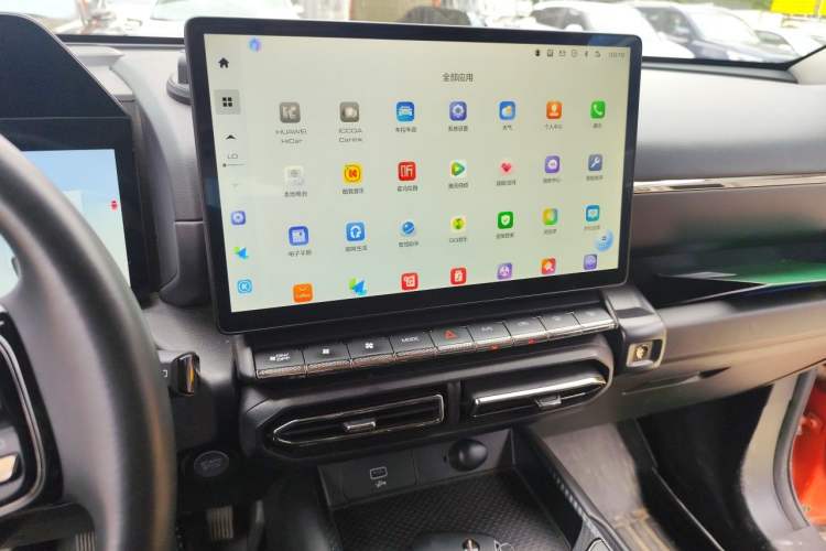 Used Haval H Dog 2023 2.0T Two-Wheel Drive Trendy Outdoor Edition Audio And AC Panel