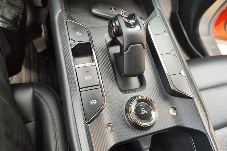 Used Haval H Dog 2023 2.0T Two-Wheel Drive Trendy Outdoor Edition Gear Lever