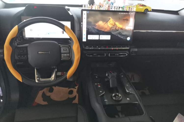 Used Haval H Dog 2023 2.0T Two-Wheel Drive Chaoye Version Plus Center Console