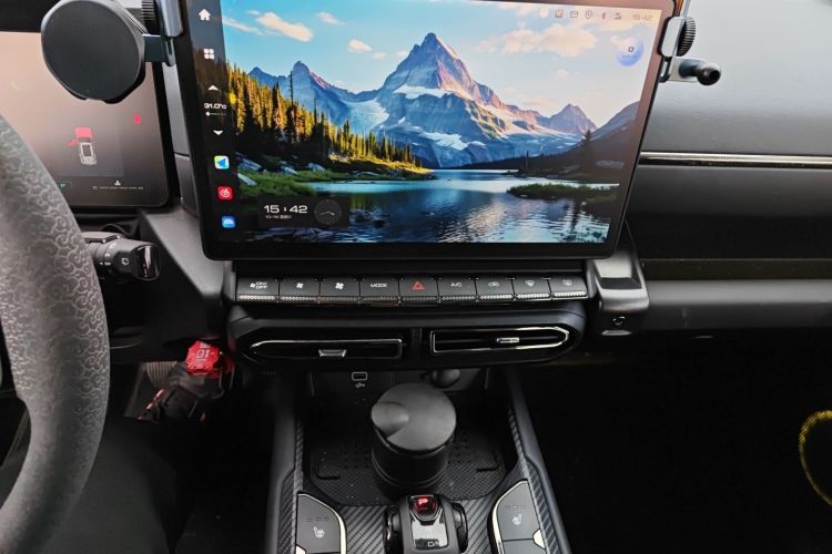 Used Haval H Dog 2023 2.0T All-Wheel-Drive Chaoye Plus Audio And AC Panel