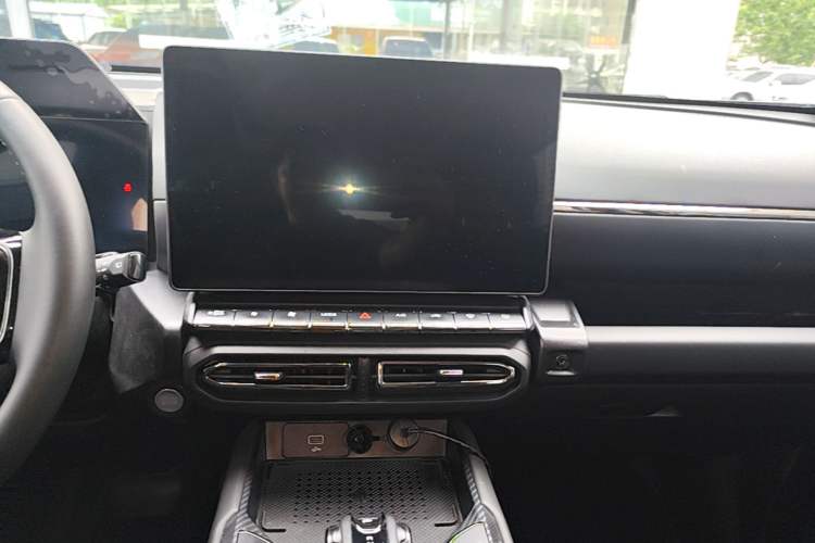 Used Haval H Dog 2023 2.0T Two-Wheel Drive Chaoye Version Plus Audio And AC Panel