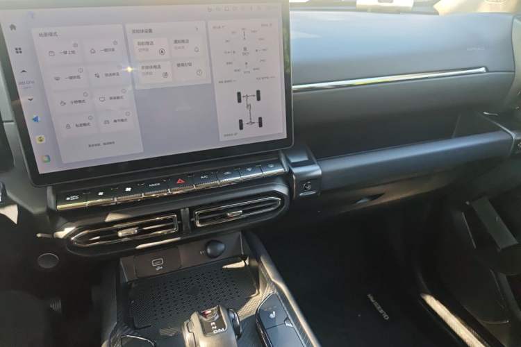 Used Haval H Dog 2023 2.0T Two-Wheel Drive Chaoye Version Plus Audio And AC Panel