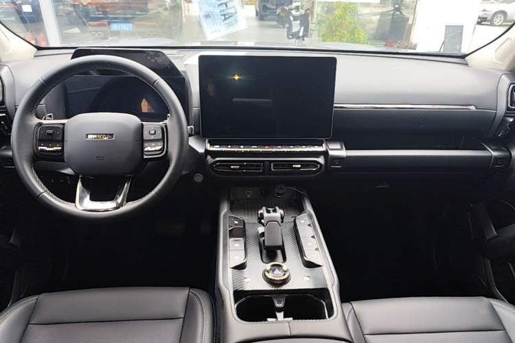 Used Haval H Dog 2023 2.0T Two-Wheel Drive Chaoye Version Plus Center Console