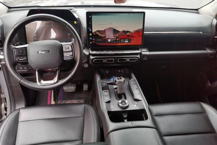 Used Haval H Dog 2023 2.0T Two-Wheel Drive Chaoye Version Plus Center Console