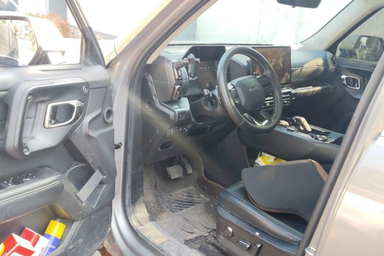 Used Haval H Dog 2023 2.0T Two-Wheel Drive Trendy Outdoor Edition Driver Seat