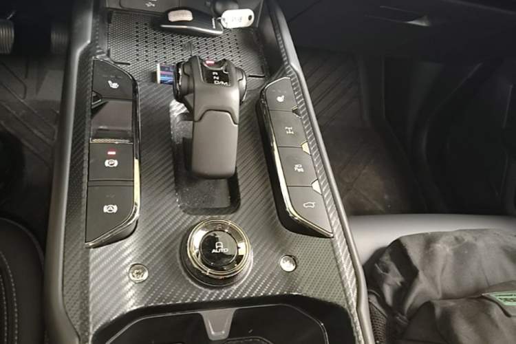 Used Haval H Dog 2023 2.0T All-Wheel-Drive Chaoye Plus Gear Lever