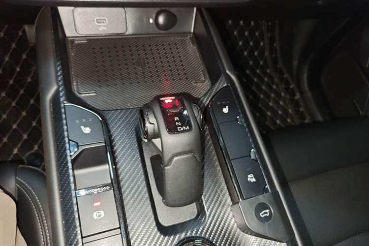 Used Haval H Dog 2023 1.5T Two-Wheel Drive Chao Ye Version Plus Gear Lever